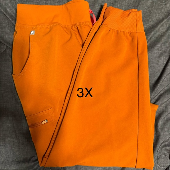 Figs scrub set/3X/ dirty chai - Picture 2 of 2